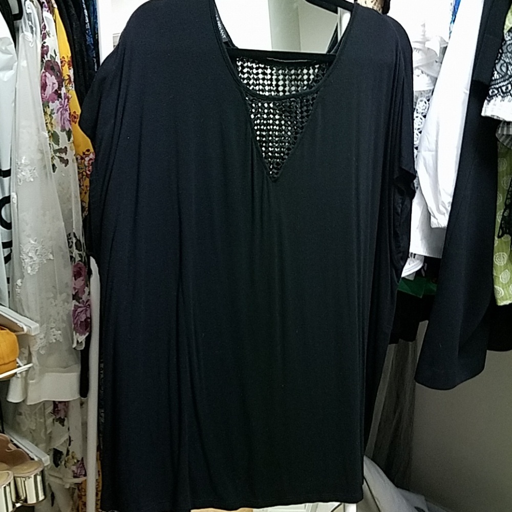 Very Short Sleeve Black Shell W/ Neck Detail 26/28